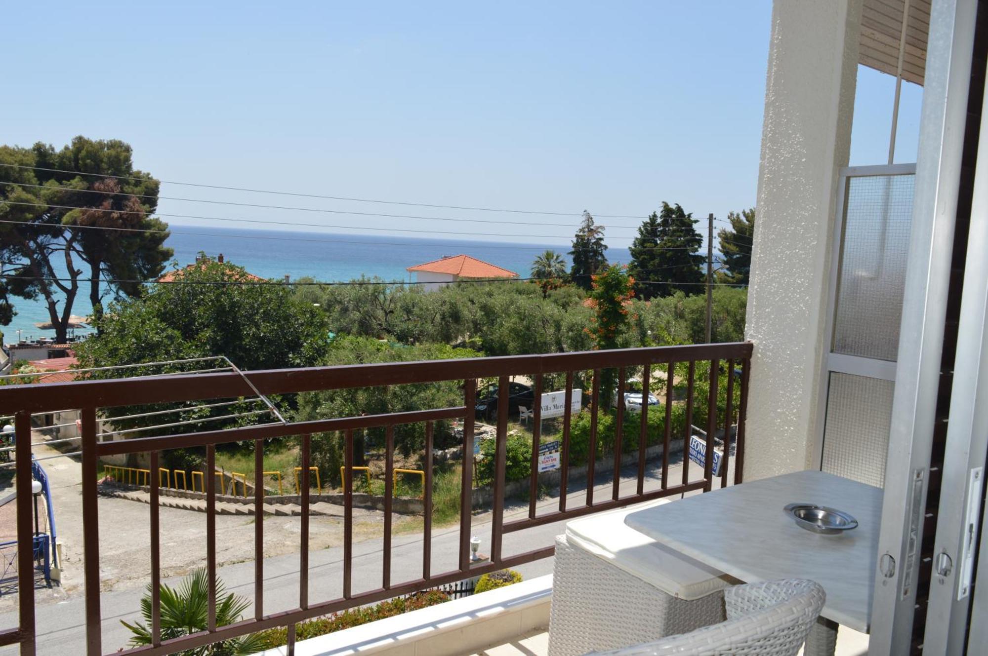 Leonidas Apartments And Suites Mola Kalyva Exterior photo