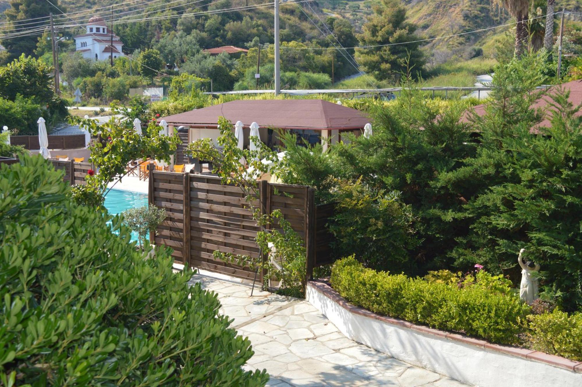 Leonidas Apartments And Suites Mola Kalyva Exterior photo